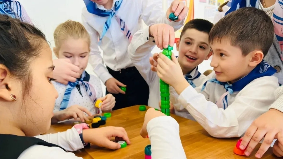 Акция «Добрые крышечки» – стало итоговым событием трека «Орлёнок – Доброволец»